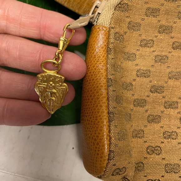 Vintage GUCCI Micro G Guccisma Print Canvas Cosmetic Pouch with Origjnal Charm - Picture 2 of 11